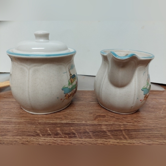 Vintage* Country Home Creamer and Sugar Bowl Set - Picture 4 of 11